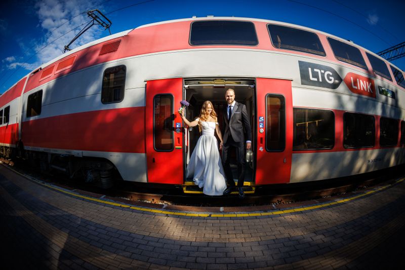LTG Link spune povestea unei iubiri născute în tren: Simona și Vykintas s-au întors la gara unde a început totul