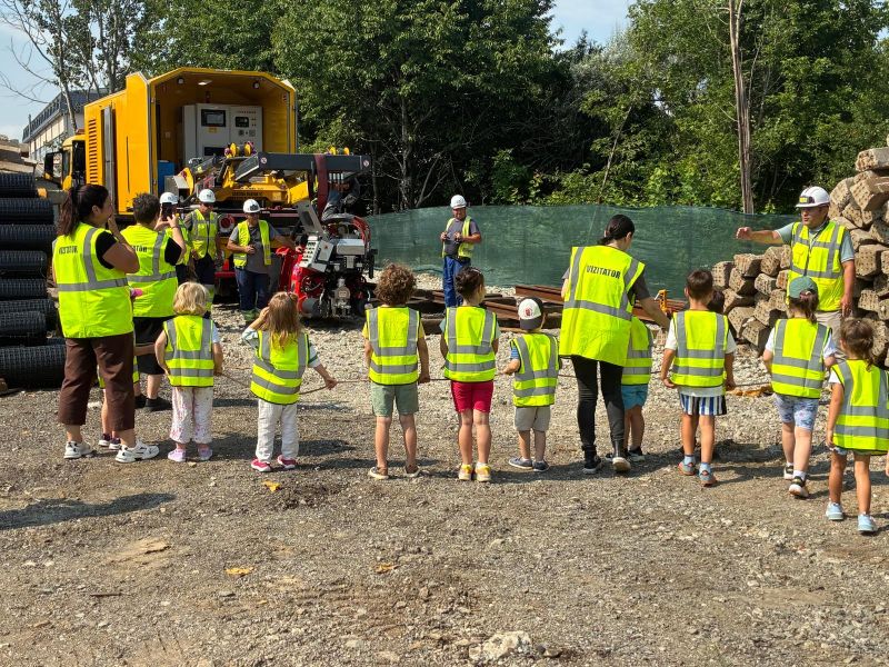 Copiii descoperă șantierul liniei de tramvai București Lotul 1 într-o vizită organizată de PORR România