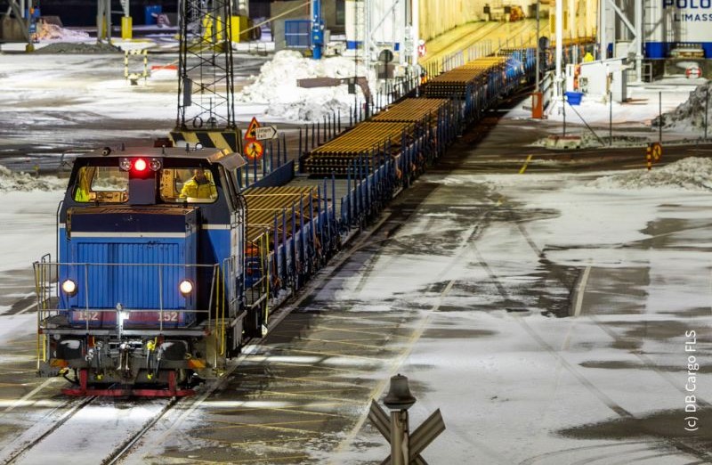 DB Cargo transportă șine de 120 metri între Polonia și Suedia prin feribotul feroviar Świnoujście–Ystad