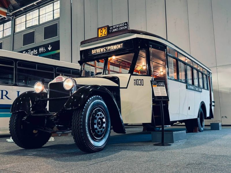 Autobuzul istoric White 1030 din 1926, restaurat complet și prezentat la Sydney după un proiect de conservare de peste două decenii
