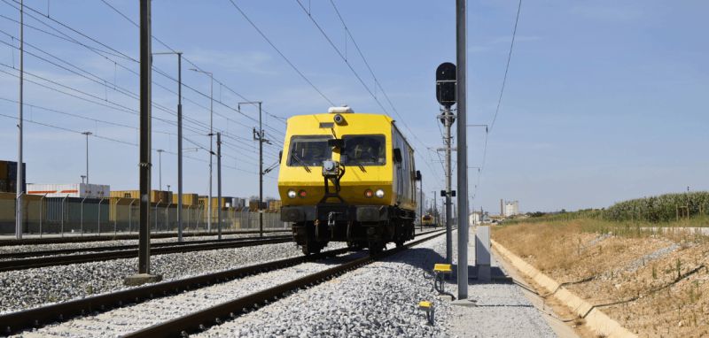 Hitachi Rail finalizează faza de testare pentru proiectul STM‑PT din Portugalia, cu succesul sistemului ETCS instalat pe vehiculul EM‑120