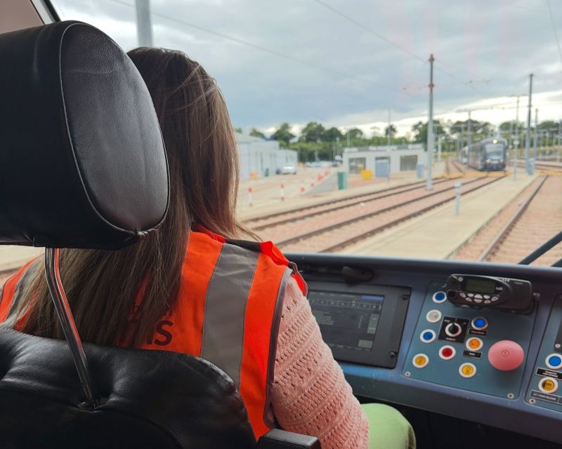 UK introduce un nou cadru de acreditare pentru competența vatmanilor, realizat împreună cu Edinburgh Trams