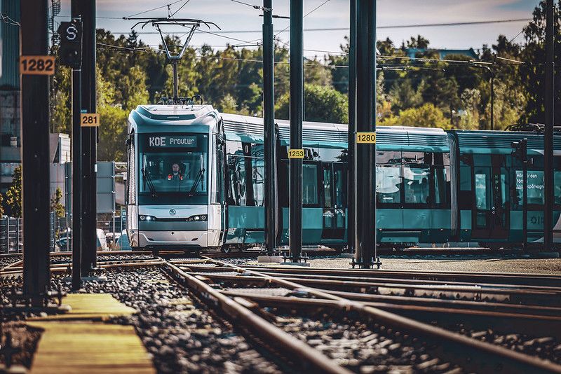 Linia de tramvai Jokeri din Helsinki, finalizată cu 10 luni mai devreme și aproape 10% sub buget, devine model de eficiență
