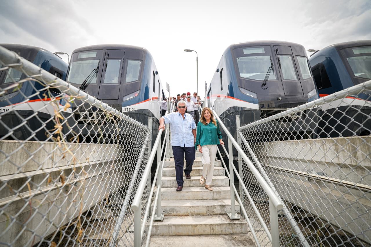 Președintele Panama a parcurs prima cursă de test pe Linia 3, proiect realizat de Hitachi Rail