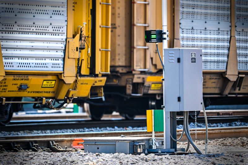 Advanced Rail Systems depășește 3.500 de instalații YM‑16 în America de Nord, standardizând siguranța și eficiența în triaje