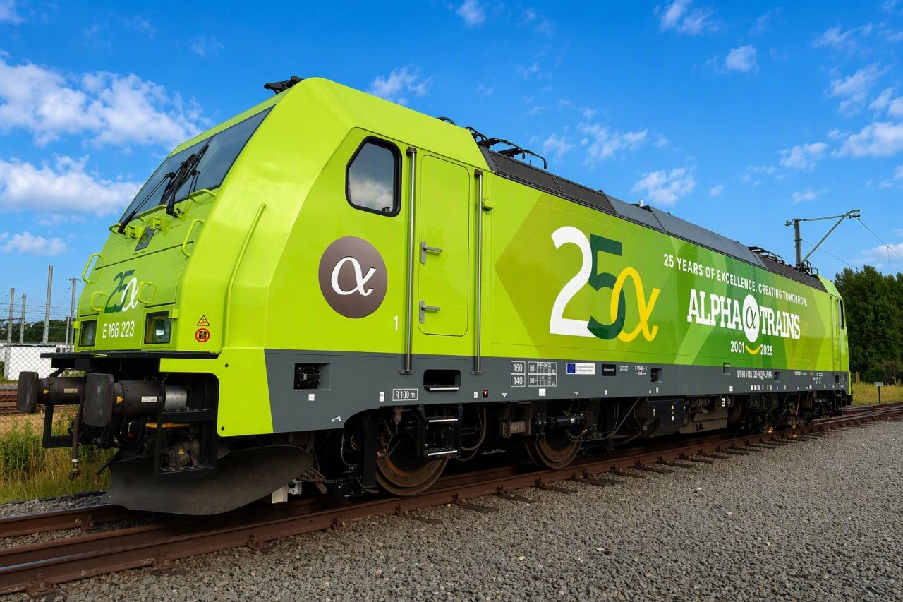 Alpha Trains marchează 25 de ani de activitate cu o locomotivă aniversară în circulație europeană