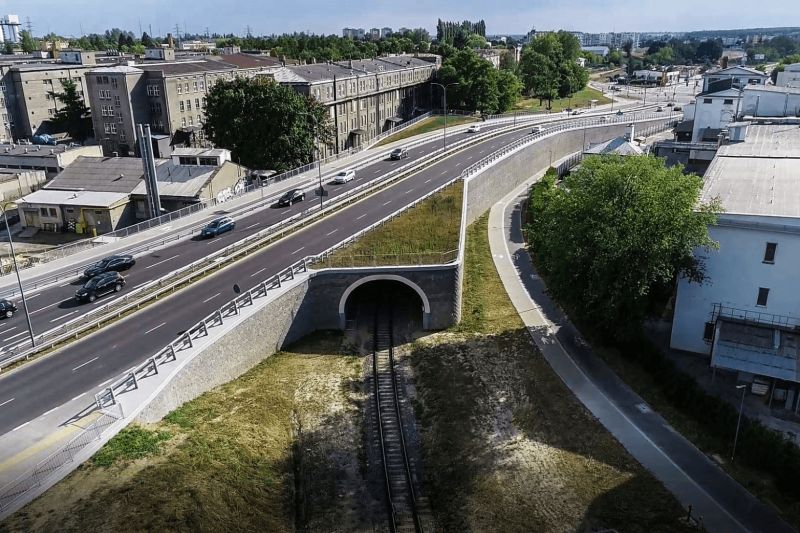ViaCon finalizează tunelul rutier de la Lublin peste o linie feroviară, folosind structură ondulată și sistemul ViaBlock