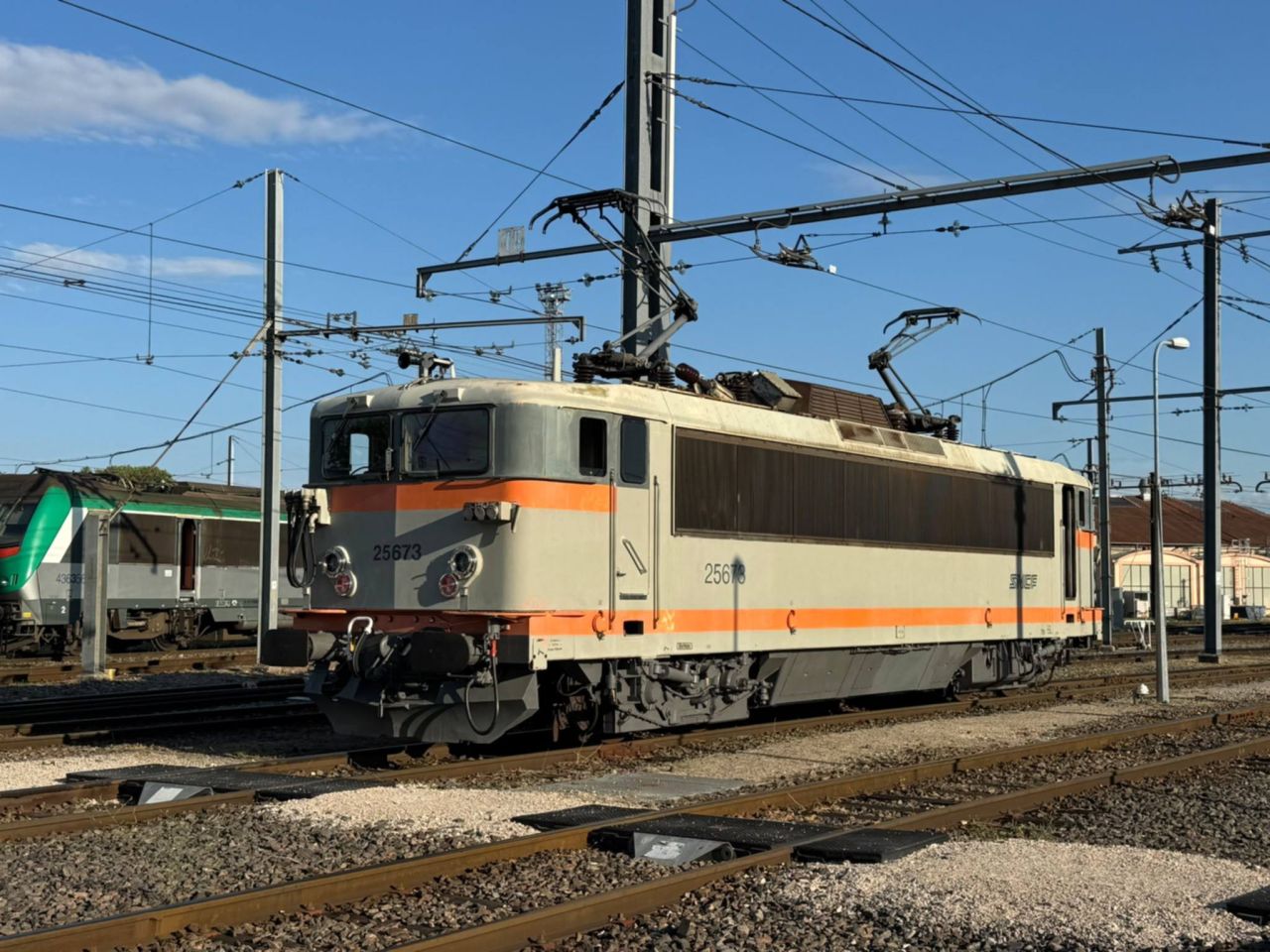 Locomotiva istorică BB 25500 revine pe rețeaua națională franceză pentru un test oficial între Dijon și Andelot