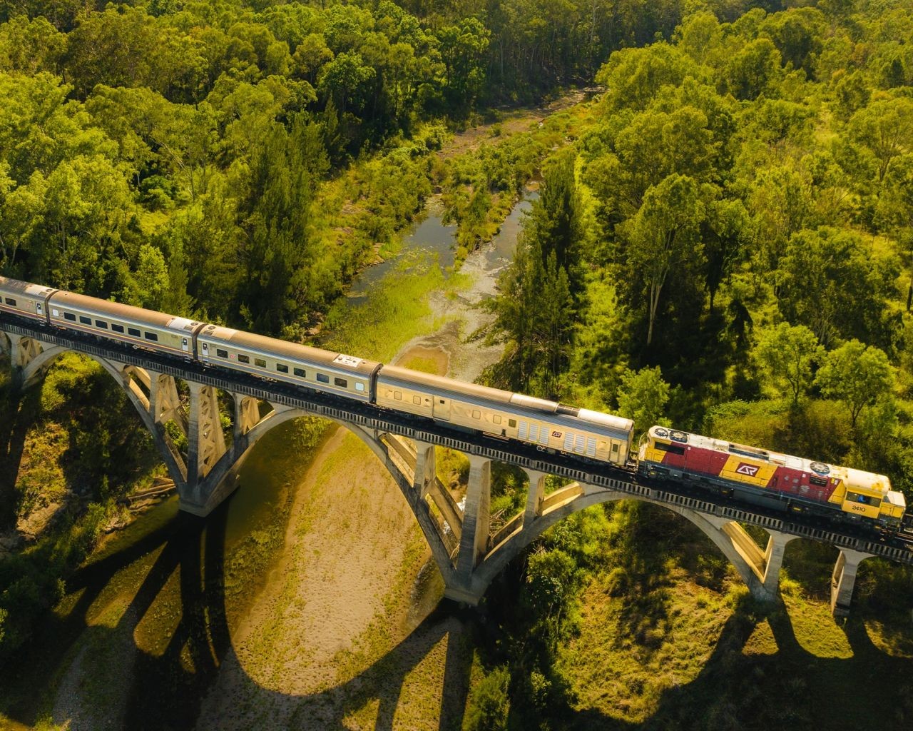 Queensland Rail reia integral serviciile Westlander și Inlander, finalizând restaurarea orarului regional după acțiunile industriale