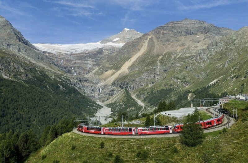 Rhätische Bahn prelungește cu patru ani parteneriatul cu Alturos pentru platforma Destination OS