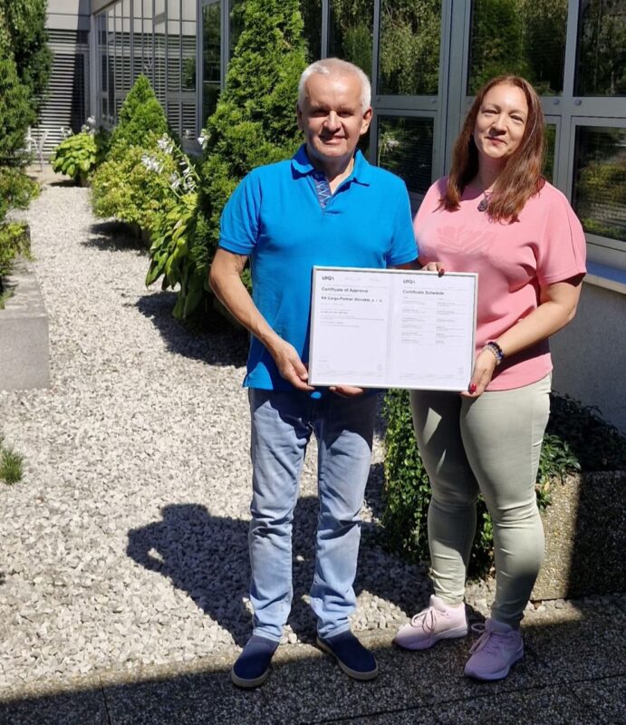 cargo-partner Slovacia își reînnoiește certificările ISO 9001 și ISO 14001, confirmând standardele ridicate de calitate și sustenabilitate