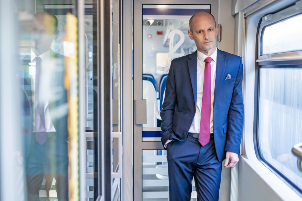 Piotr Wasilewski devine președintele FPS H. Cegielski; compania accelerează producția pentru PKP Intercity și marchează 105 ani de activitate