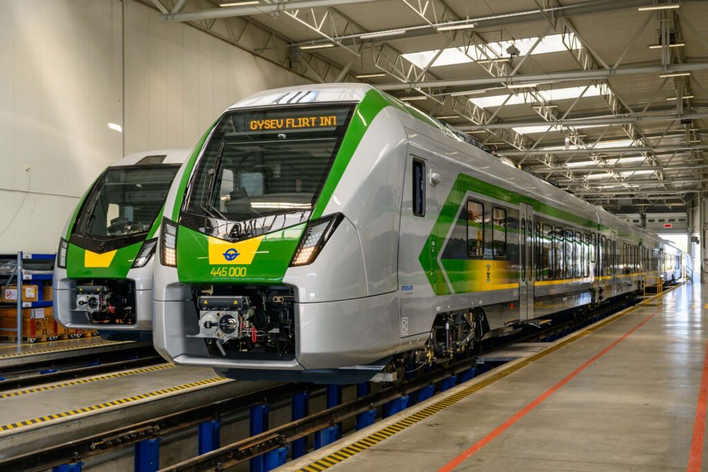 Stadler prezintă primul tren FLIRT InterCity pentru GYSEV: începutul unei noi generații de transport feroviar în Ungaria