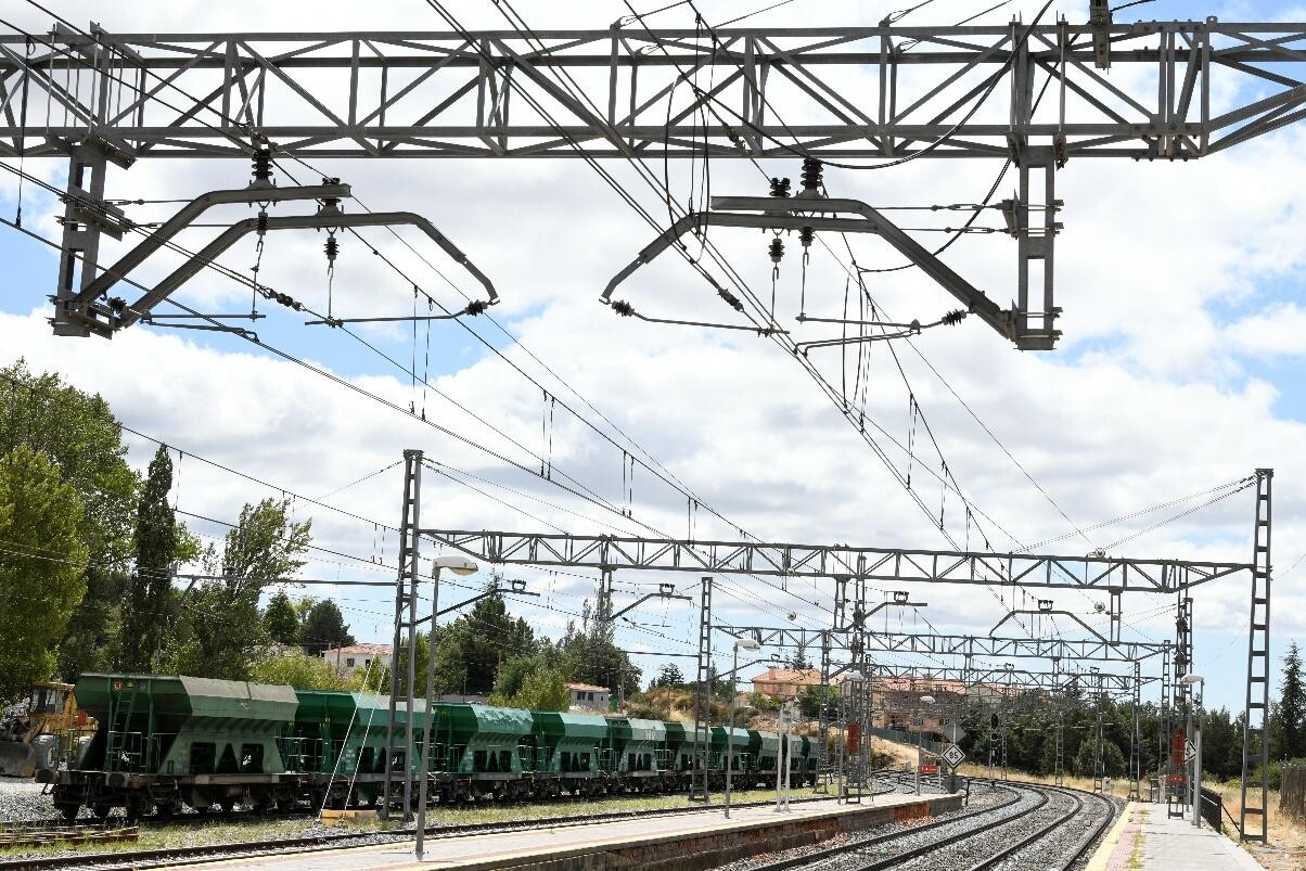 Spania investește 13,7 milioane € în modernizarea echipamentelor de electrificare ale rețelei feroviare convenționale