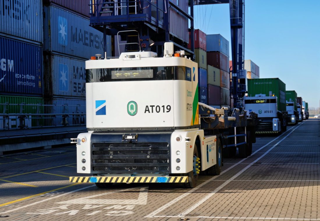 Portul Felixstowe își extinde flota de camioane autonome la 100 de vehicule, cea mai mare implementare din Europa