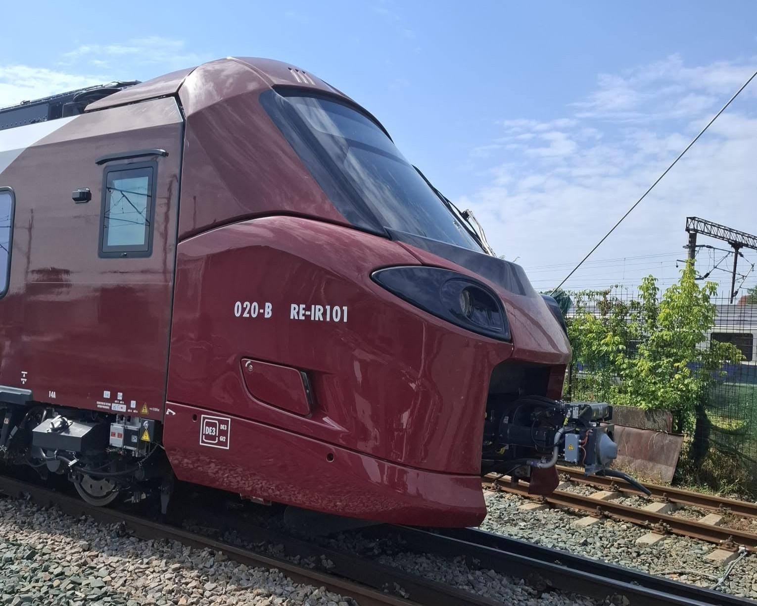Autoritatea pentru Reformă Feroviară a anunțat recepția ramei electrice RE‑IR Coradia Stream TS20. Este a 9a ramă a InterRegional Călători urmând să intre în serviciu spre Brașov și Cluj Napoca
