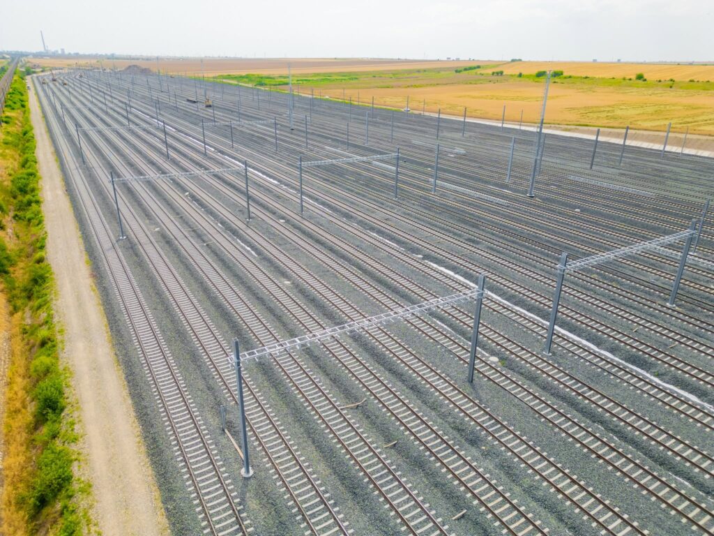 Bawi Construction avansează lucrările în Grupa de Așteptare Valu lui Traian: traverse rigide, pinteni și cale fără joante pentru reluarea traficului feroviar în 2026