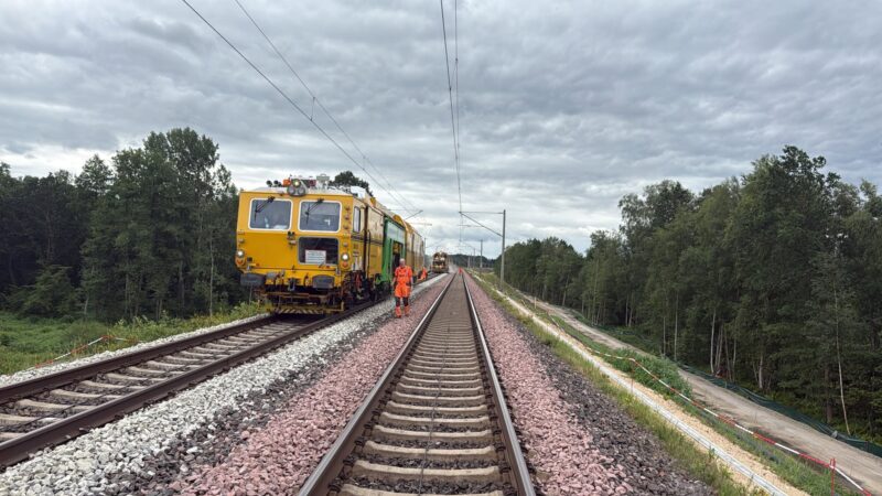 Lucrările de modernizare pe magistrala Hamburg – Hannover au fost finalizate, iar circulația feroviară se reia la peste 200 km/h. BAWI Construction participă și la proiectul major Passau – Nürnberg, unul dintre cele mai complexe șantiere feroviare din Germania