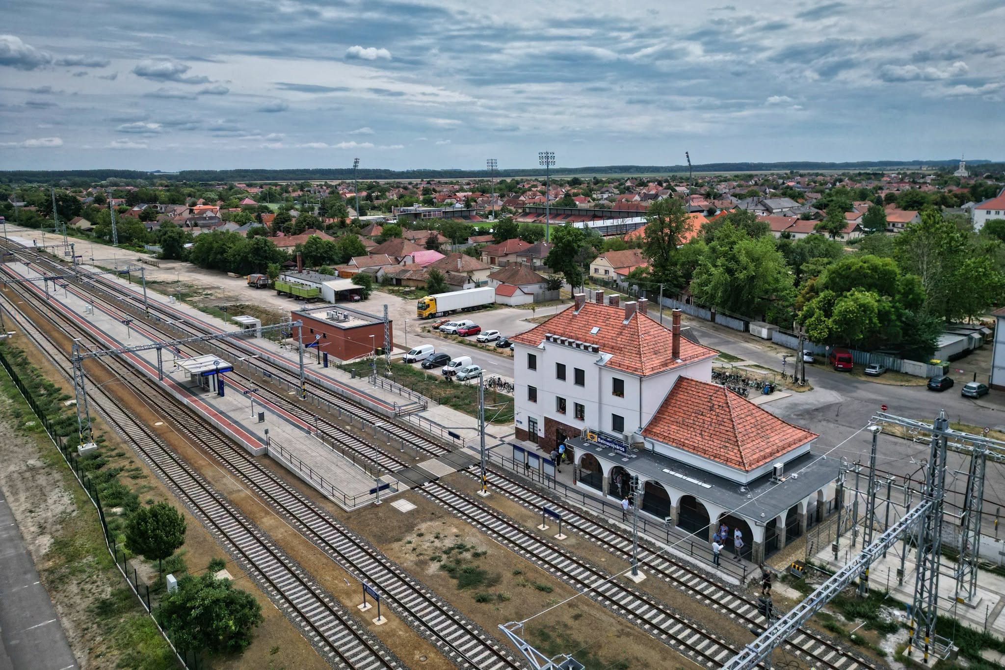 MÁV modernizează gările din Balmazújváros, Berettyóújfalu și Demecser, cu facilități noi pentru pasageri și accesibilitate îmbunătățită