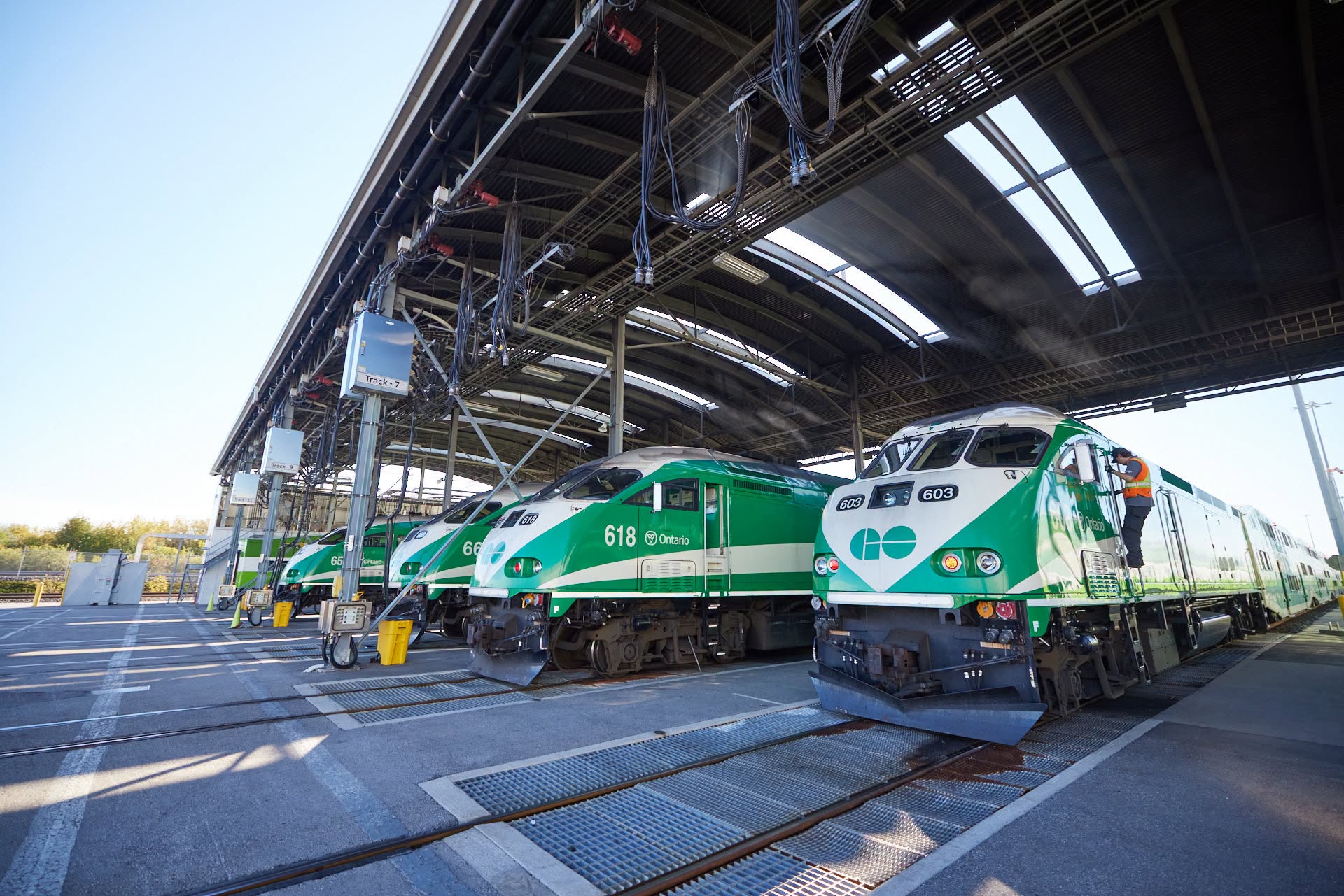 Metrolinx prelungește până în 2031 contractul cu Alstom pentru operarea și mentenanța flotei GO Transit și UP Express