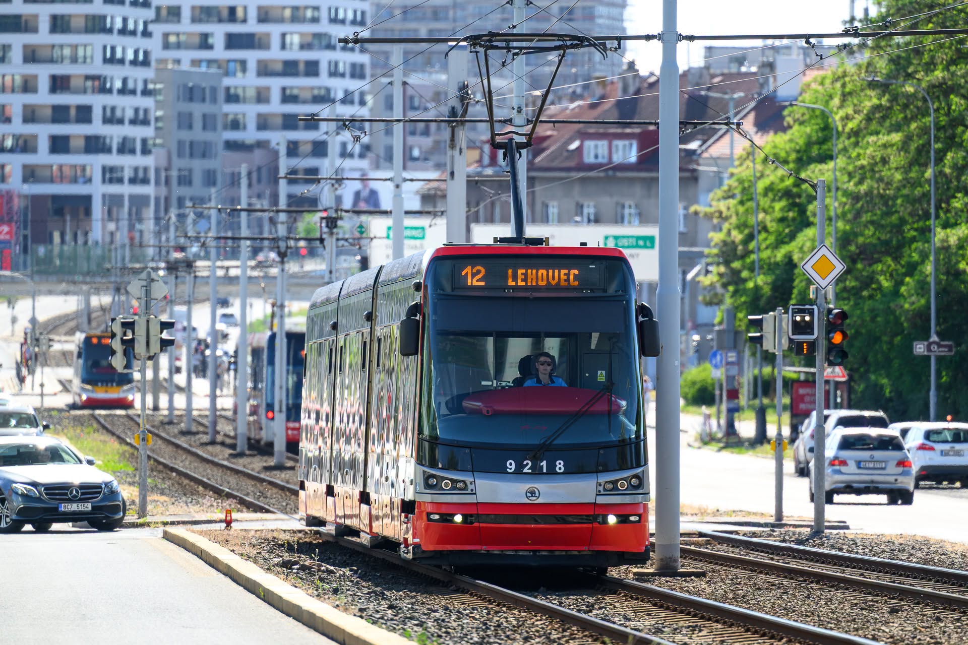 Praga instalează aer condiționat pe 123 tramvaie Škoda 15T: confort sporit pentru călători în zilele caniculare