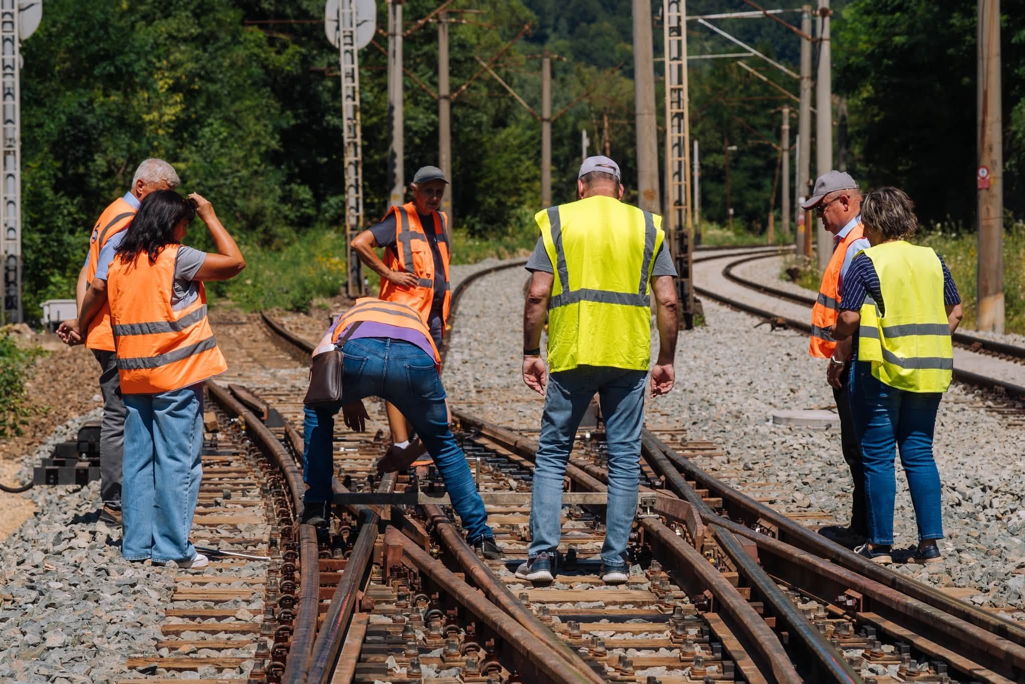 CFR SA recepționează lucrările pe 10,5 km între Bănița și Crivadia - comisia de recepție confirmă conformitatea investițiilor pe linia 116 Livezeni–Simeria