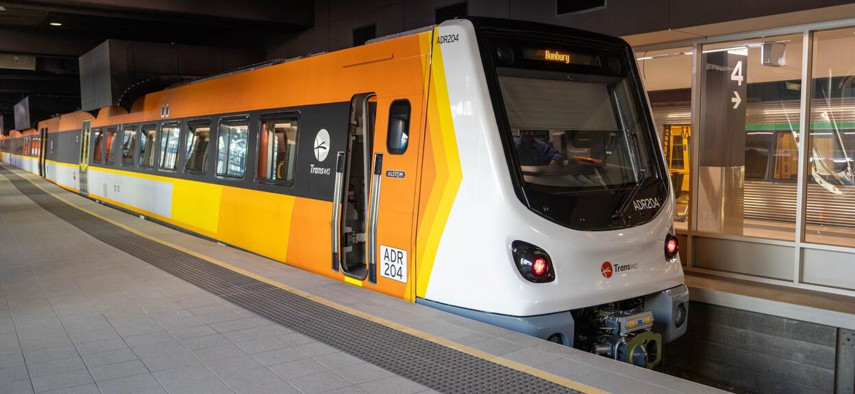 Alstom introduce în serviciu primul tren Australind pe ruta Perth–Bunbury, relansând circulația după trei ani de pauză