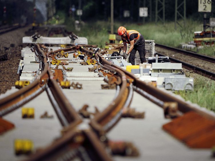 Germania accelerează modernizarea rețelei feroviare: peste 2.300 de macazuri și 2.000 km de cale vor fi reînnoiți în 2026