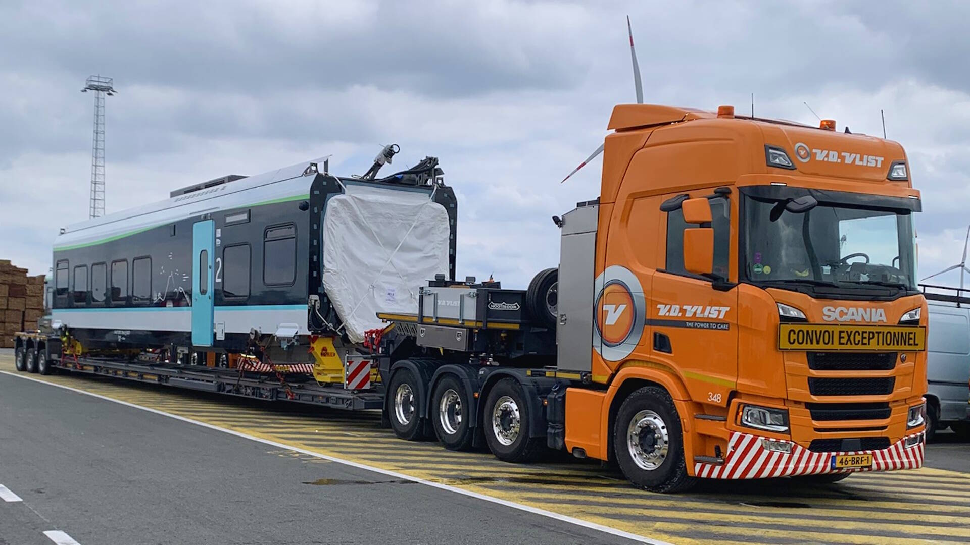 Van der Vlist transportă trei trenuri CAF printr-un coridor multimodal Bilbao–Anvers–Reichshoffen