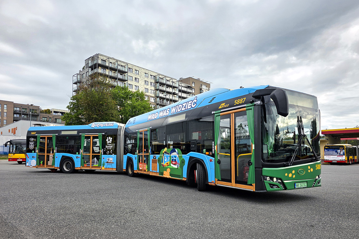 Autobuzul „Wakacyjny WTP” pornește pe traseu: Varșovia introduce o linie estivală specială cu activități pentru pasageri