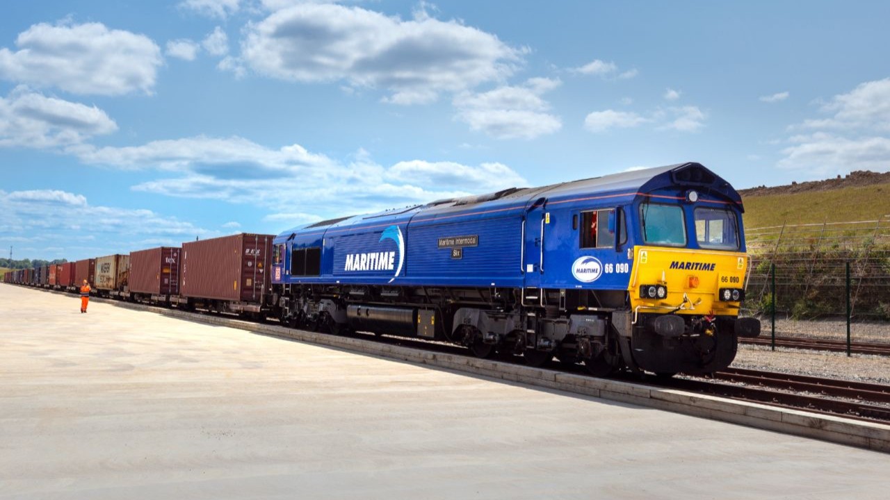 Noua rută feroviară Felixstowe–Northampton Gateway a devenit operațională, consolidând lanțul logistic intermodal din Marea Britanie