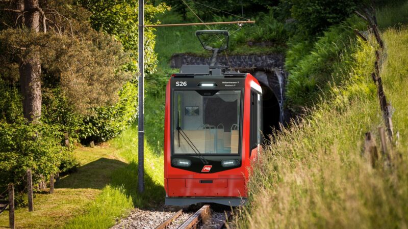 Modernizarea liniei Rheineck–Walzenhausen avansează: WALO Bertschinger va executa lucrările pentru prima cale ferată complet automatizată aderență–cremalieră din lume