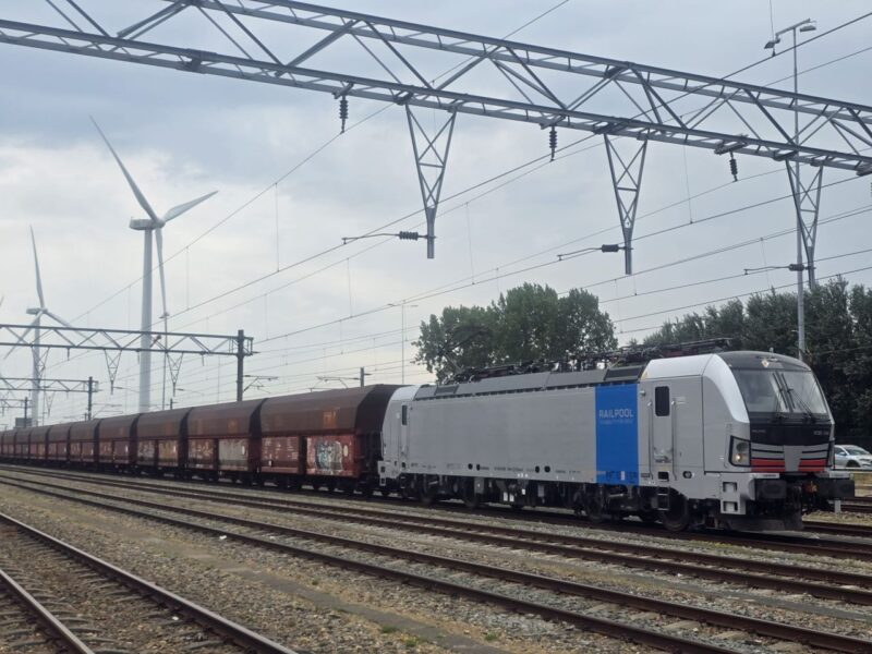 MEV Nederland operează primele trenuri sub licență proprie pe rețeaua feroviară olandeză pentru RheinCargo