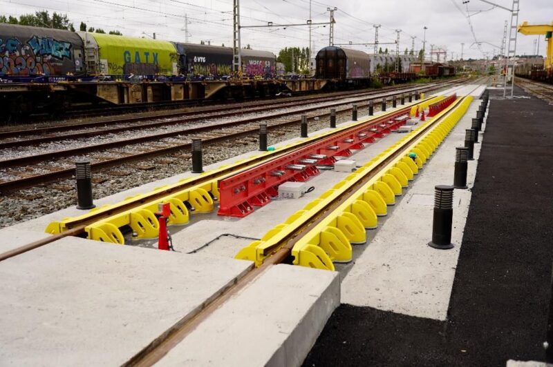 Grupo Azvi finalizează instalarea sistemului OGI de schimbare automată a ecartamentului la Irún – pilot strategic pentru interoperabilitatea trenurilor de marfă Madrid–Hendaye