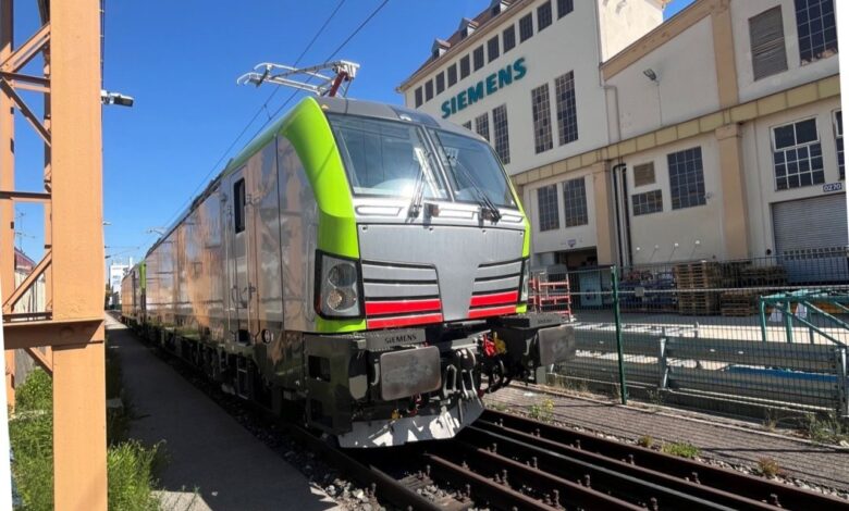 BLS Cargo finalizează recepția primelor două locomotive Vectron A73 X‑Load în München‑Allach. Flota se extinde cu zece unități noi, pregătite pentru exploatare din Spiez