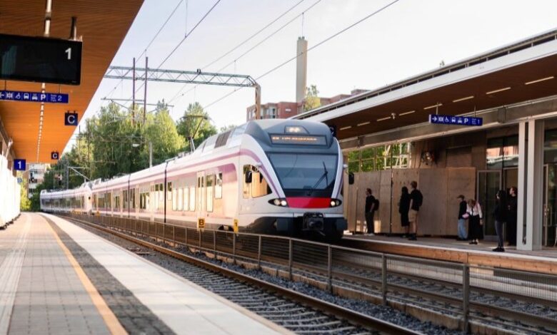 Gara Pohjois‑Haaga din Helsinki a fost redeschisă după întreruperea programată a traficului. Lucrările continuă, dar modernizarea avansează rapid și vizibil