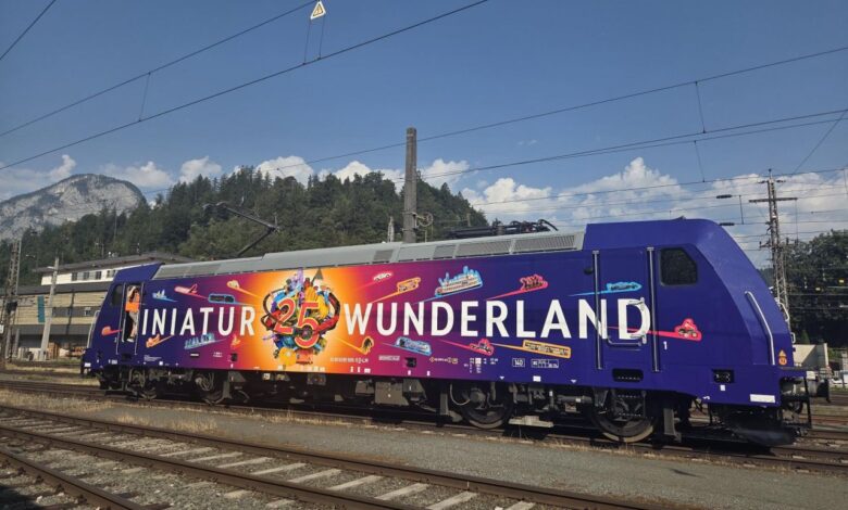 Lokomotion prezintă locomotiva 185 666 în design Miniatur Wunderland, dedicată aniversării de 25 de ani a celebrului muzeu feroviar din Hamburg