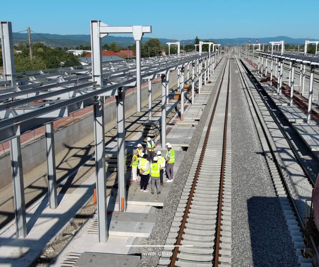 Lucrările pe linia Cluj–Oradea–Episcopia Bihor avansează: CFR anunță stadiile actuale pe cele patru loturi. 73% cel mai avansat vs 36% cel mai întârziat