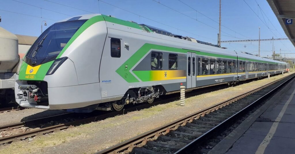 Noua garnitură InterCity GYSEV intră pentru prima dată în Ungaria, înaintea testelor din România și pe liniile interne