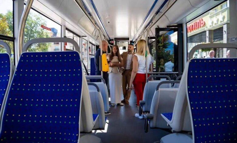Ternopil pune în circulație 17 troleibuze noi produse în Ucraina: investiție locală, producție locală, locuri de muncă locale – modelul economic al rezilienței în vreme de război